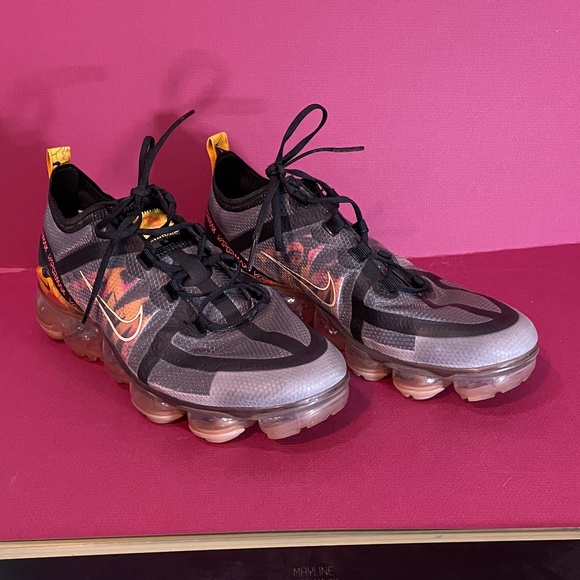 Womens Nike Air VaporMax Running shoes - Black/Grey/Orange/Yellow Floral design - Picture 2 of 7